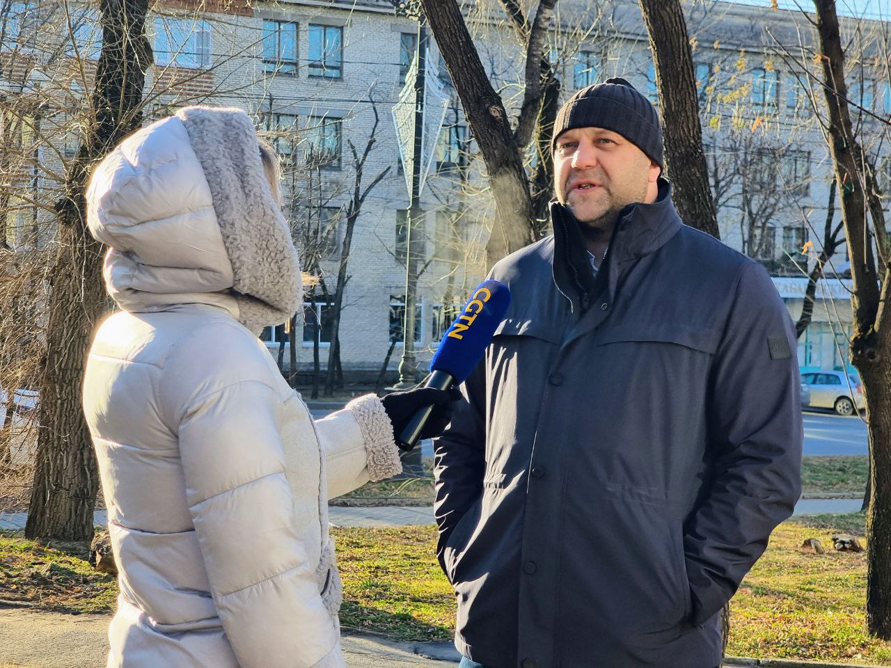 Наши коллеги на экранах китайских СМИ: Максим Кузёма рассказал о торговле и товарообороте с Китаем