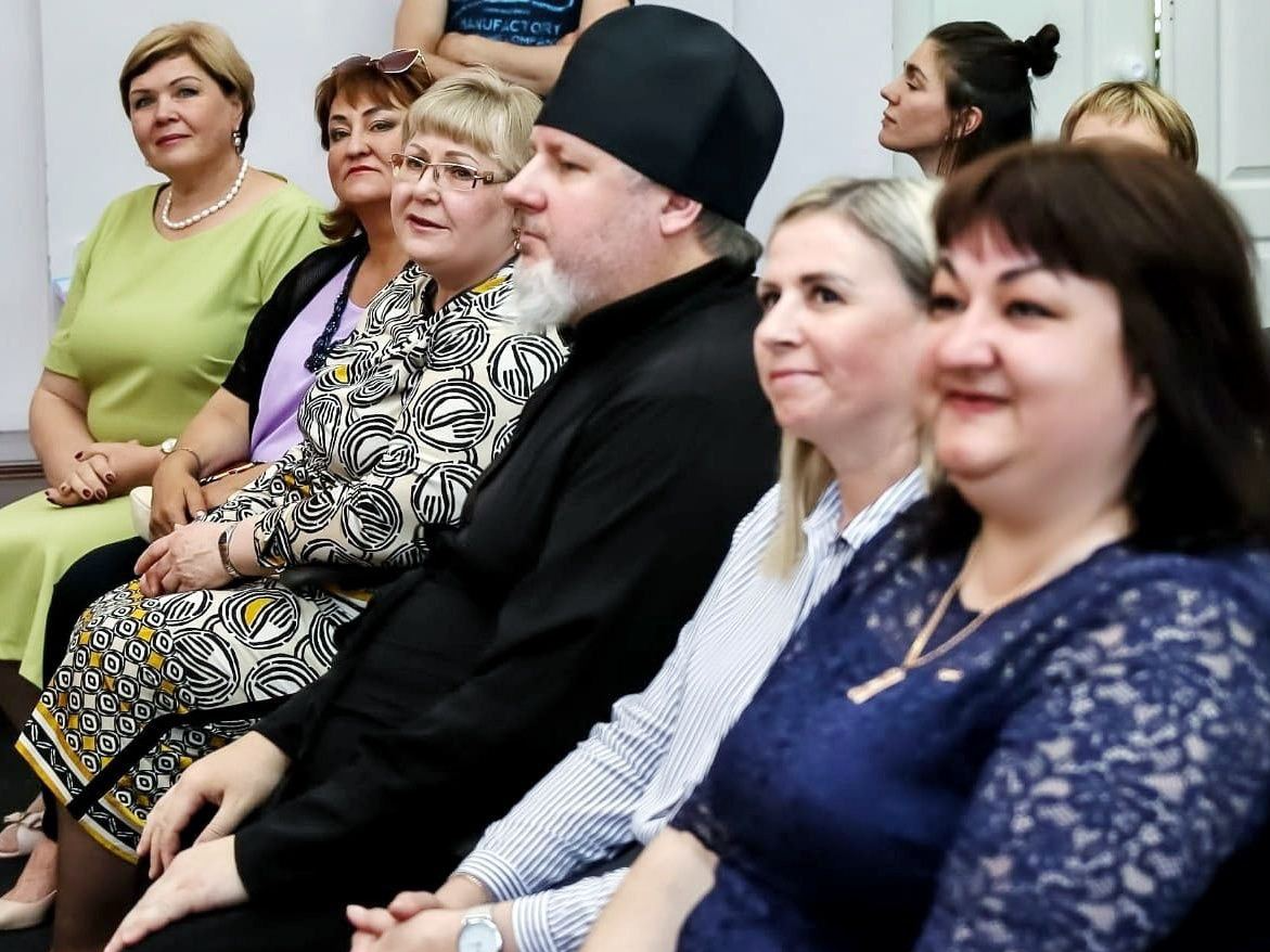 Наталья Викторовна Африканова поздравила социальных работников с профессиональным праздником