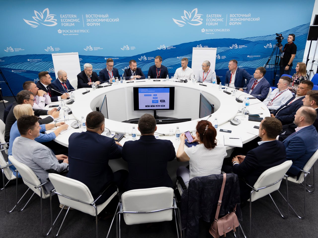 Проблемы резидентов ТОР и СПВ обсудили на ВЭФ